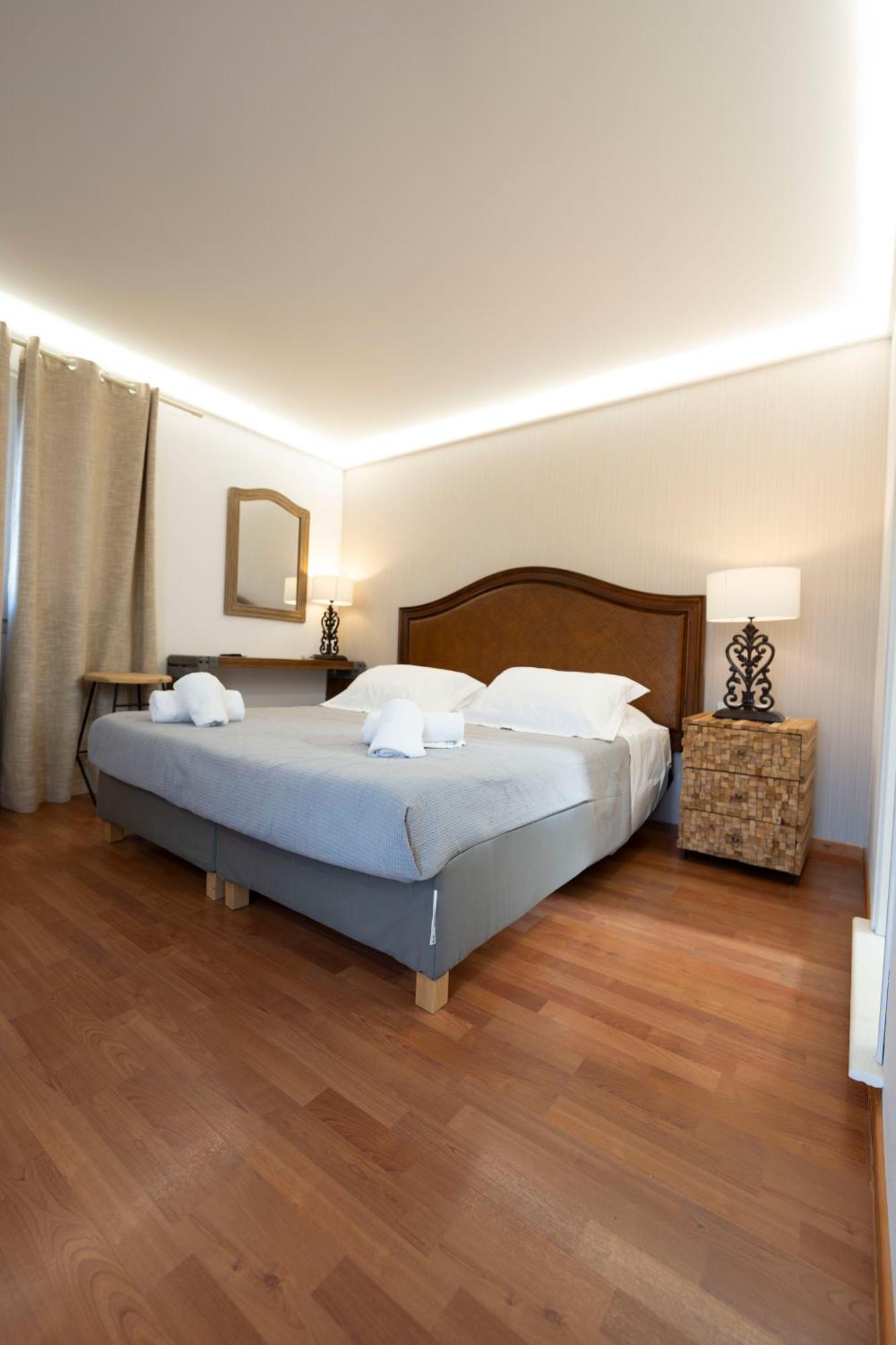 Syros Village Suites Vari  ภายนอก รูปภาพ