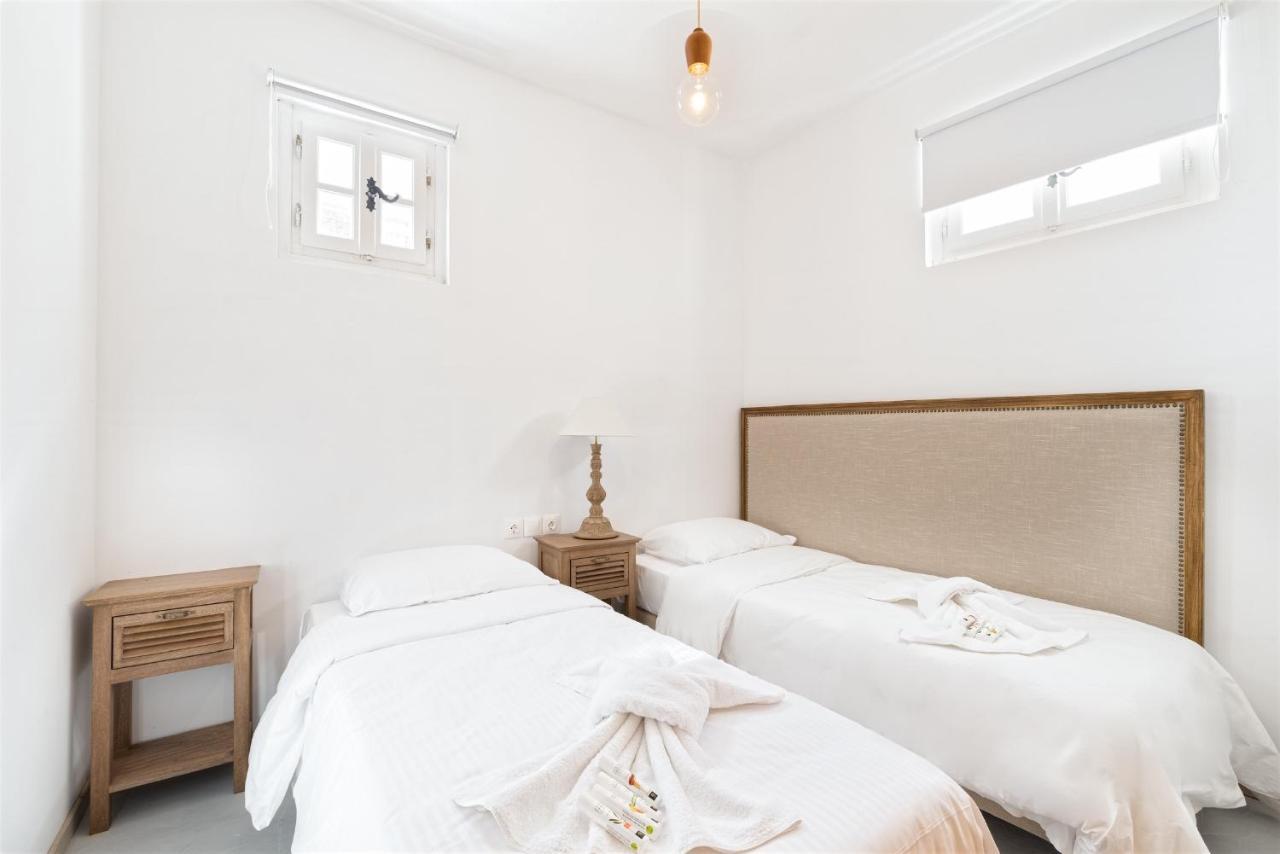 Syros Village Suites Vari  ภายนอก รูปภาพ