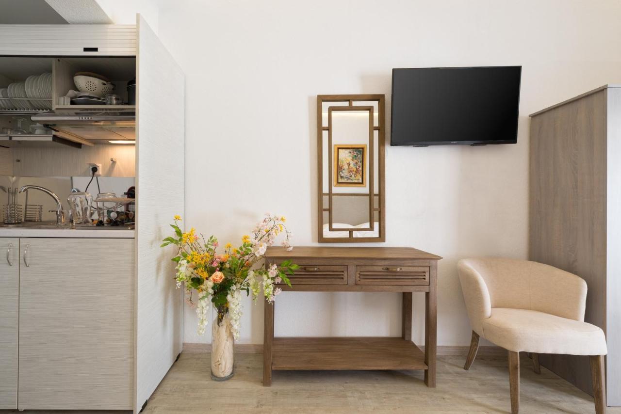 Syros Village Suites Vari  ภายนอก รูปภาพ